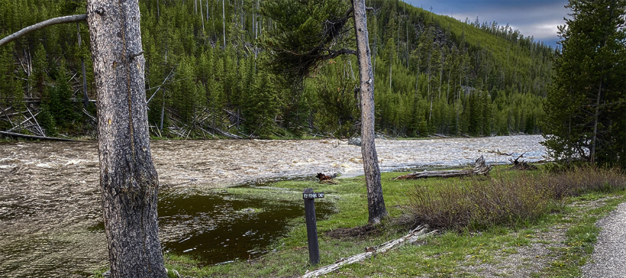 Firehole River running fast after the 2022 flood